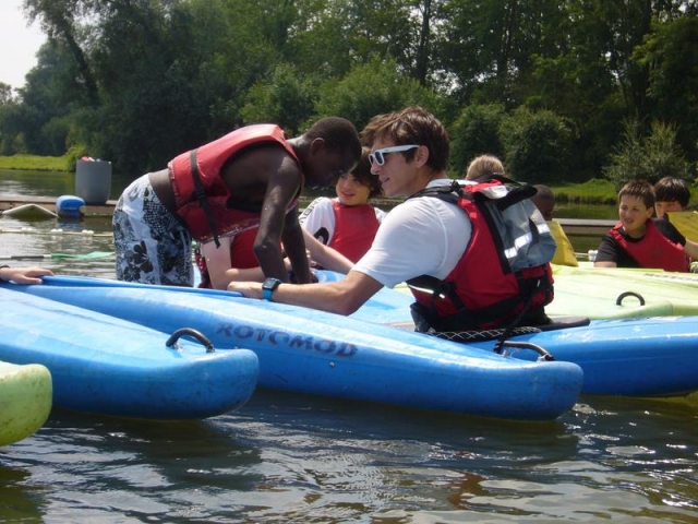  在索姆河发现独木舟 